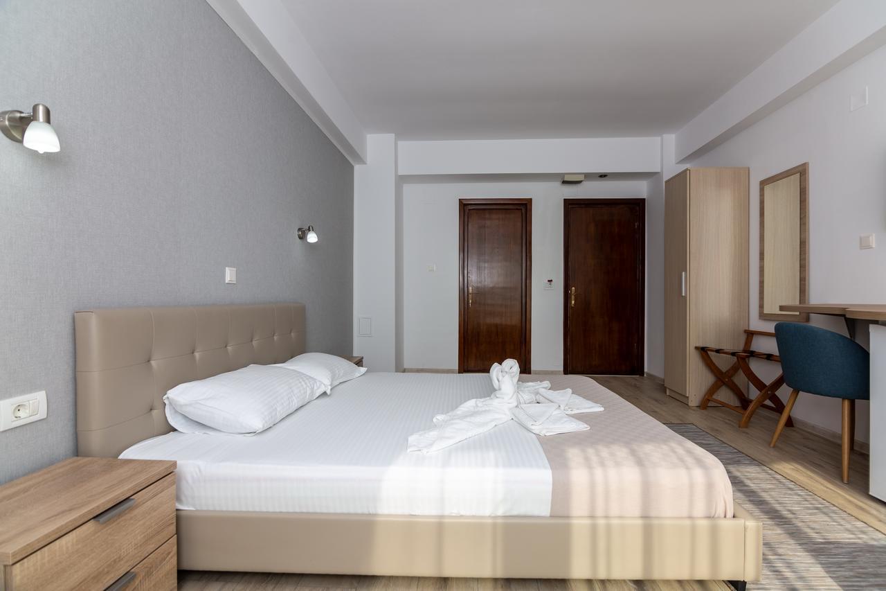 Adriano Pe Plaja Belona Hotel Eforie Nord Luaran gambar